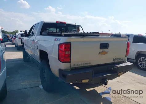 2015 Chevrolet Silverado 2500Hd Ltz z USA, uszkodzony, nr VIN 1GC1KWE89FF134804